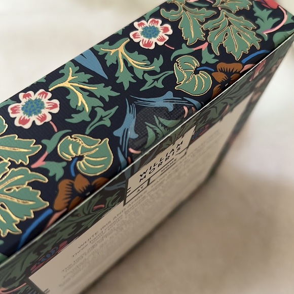 SOLD! William Morris Vegan Hand Cream - Picture 4 of 5
